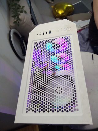 Ordenador sobre mesa/Contra reembolso 