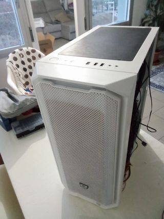 Ordenador sobre mesa/Contra reembolso 