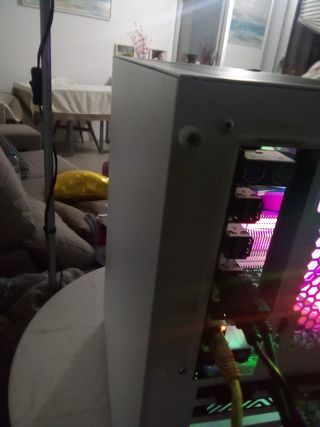Ordenador sobre mesa/Contra reembolso 