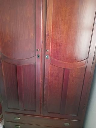 Armario de madera