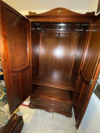 Armario de madera