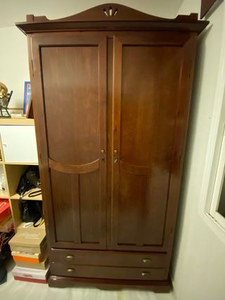 Armario de madera