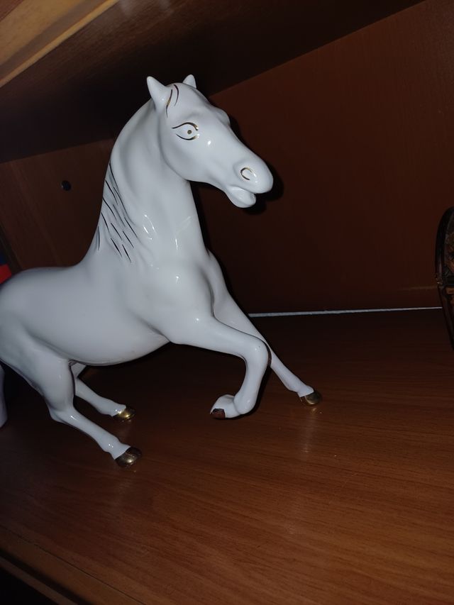 Caballo blanco decorativo