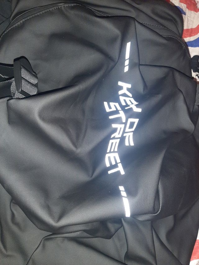 Mochila impermeable casco