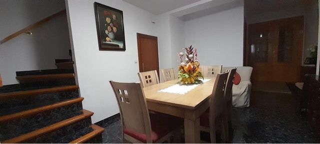 Casa en venta, precio negociable.