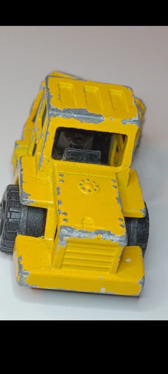 *MAQUINA APLANADORA MAJORETTE 1/64