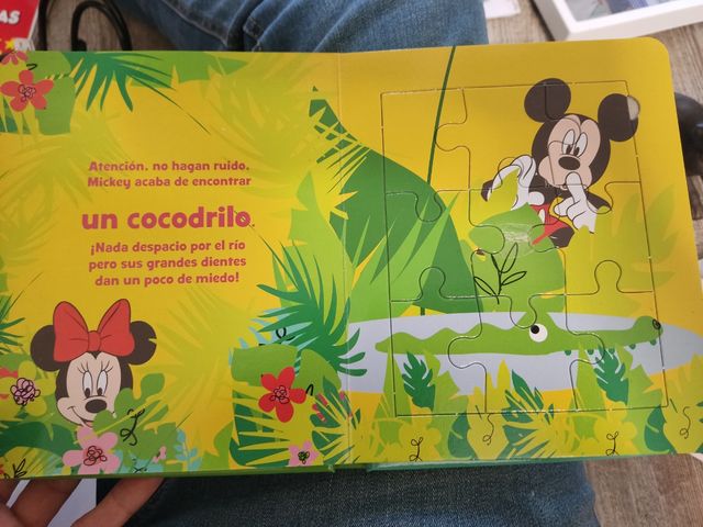 Puzzle libro de mickey y sus amigos