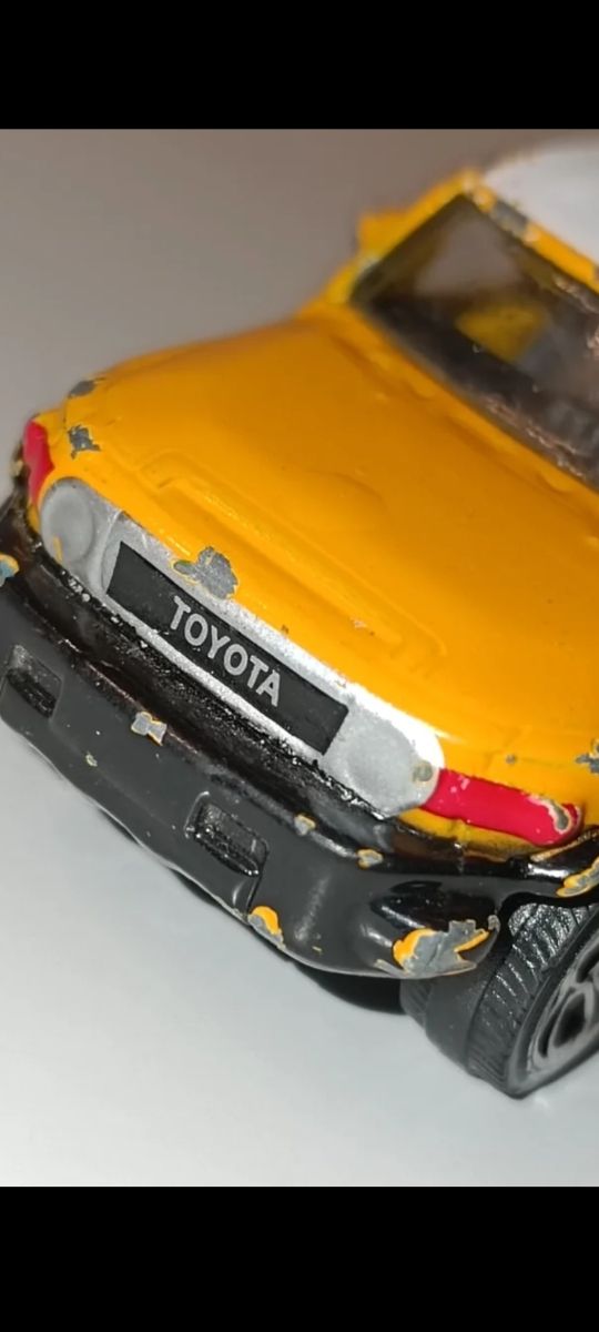 *TOYOTA FJ 1/64 MAJORETTE