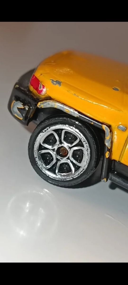 *TOYOTA FJ 1/64 MAJORETTE