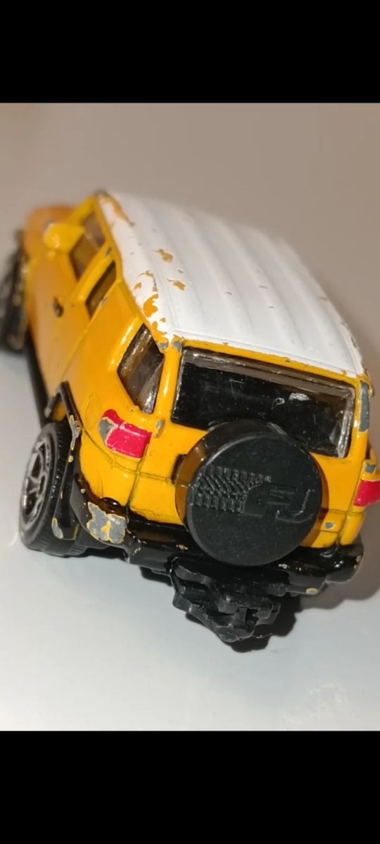 *TOYOTA FJ 1/64 MAJORETTE