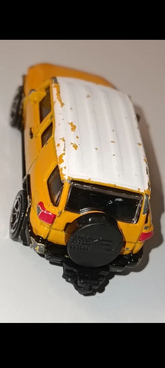 *TOYOTA FJ 1/64 MAJORETTE