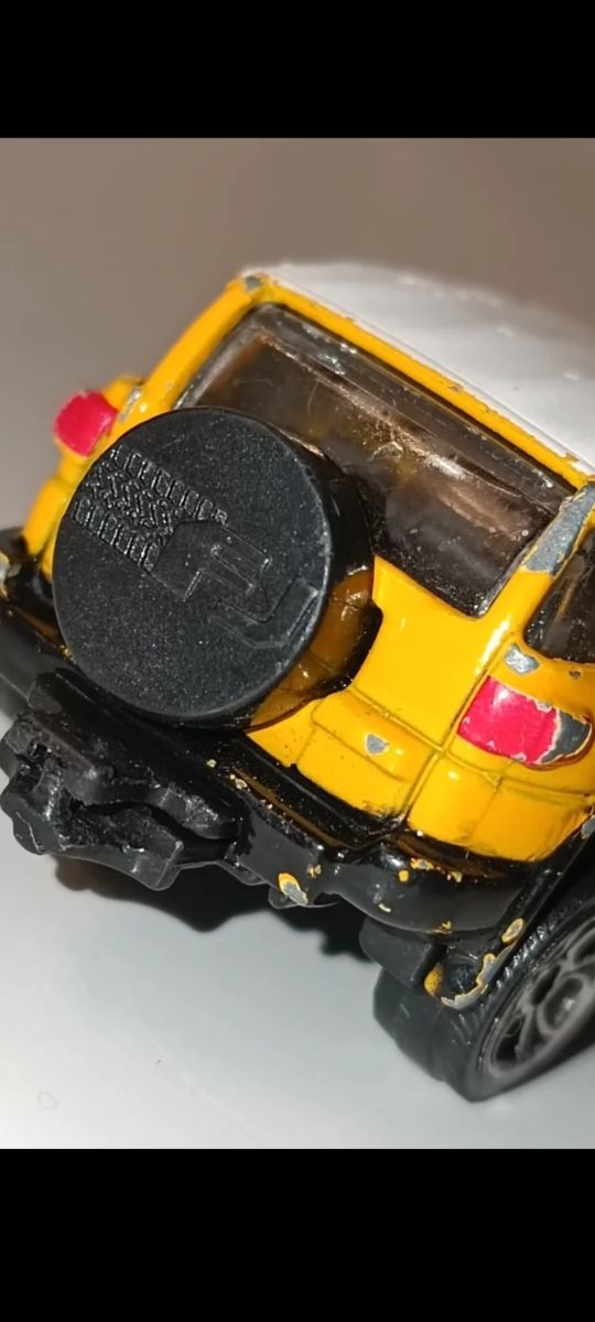 *TOYOTA FJ 1/64 MAJORETTE