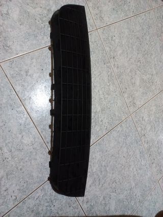 Parrilla Bumper delant. Fiat Grand Punto