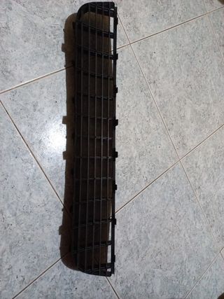 Parrilla Bumper delant. Fiat Grand Punto