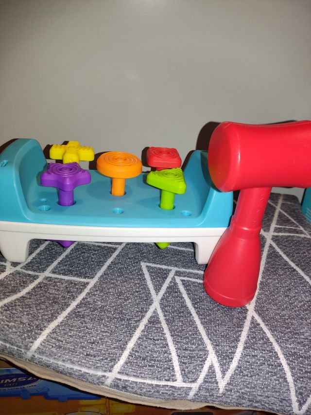 Martillo, formas y colores Fisher price
