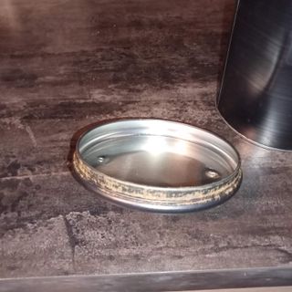 3 barattoli in porcellana + 2 in latta