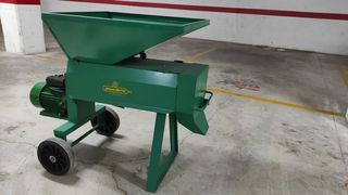 Peladora de almendras