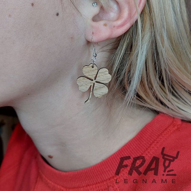 Orecchini quadrifoglio in legno