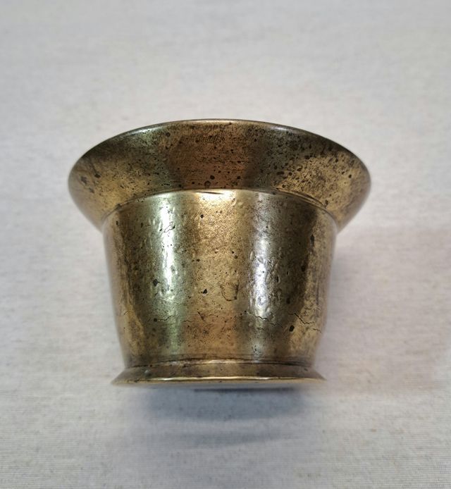 Mortero o almirez de bronce. S.XIX