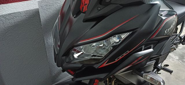 Vinilo frontal versys 1000