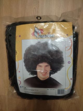Peluca afro negra sin abrir