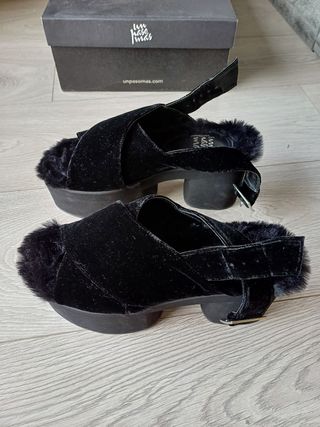 Zapato negro de fiesta