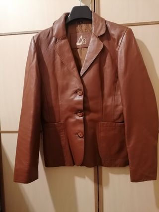 Americana piel marrón