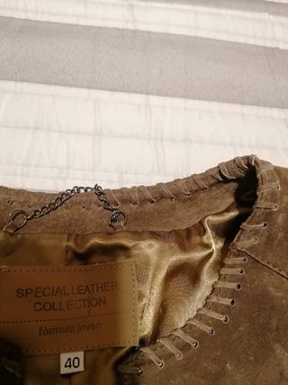 Chaquetilla de ante marrón