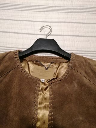 Chaquetilla de ante marrón