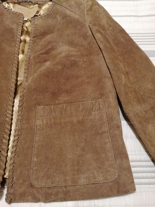 Chaquetilla de ante marrón