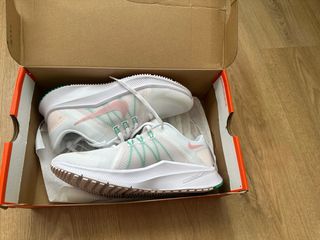 zapatillas nike , talla 37’5 nuevas . 