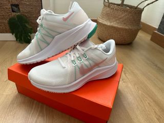 zapatillas nike , talla 37’5 nuevas . 