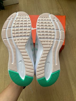 zapatillas nike , talla 37’5 nuevas . 