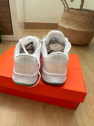 zapatillas nike , talla 37’5 nuevas . 