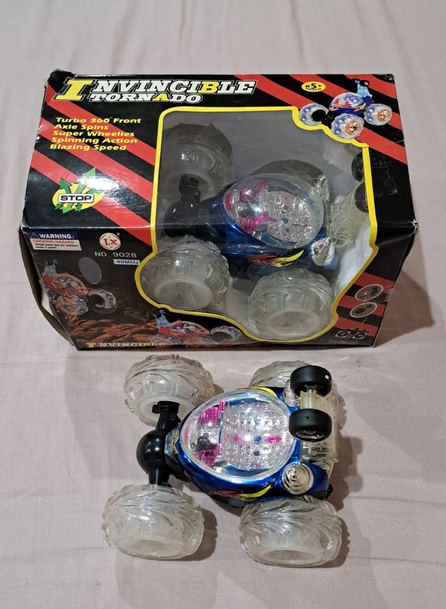 Carro RC Acrobático com Luzes Leer