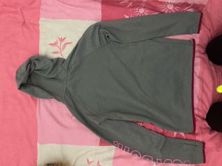 sudadera Nike gris y rosa