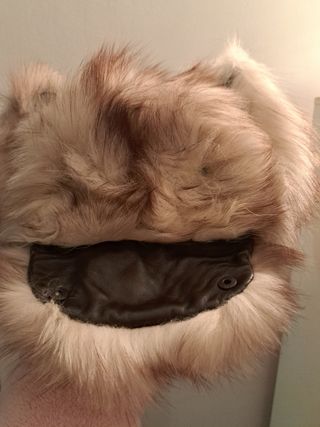 Gorro de zorro gris