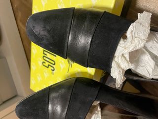 tacones negros