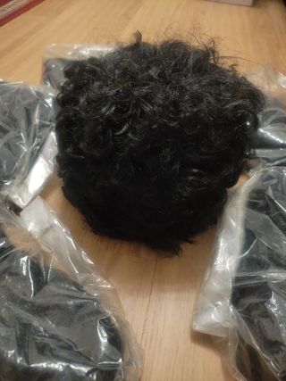 4 Pelucas rizos negras sin estrenar 4x15€