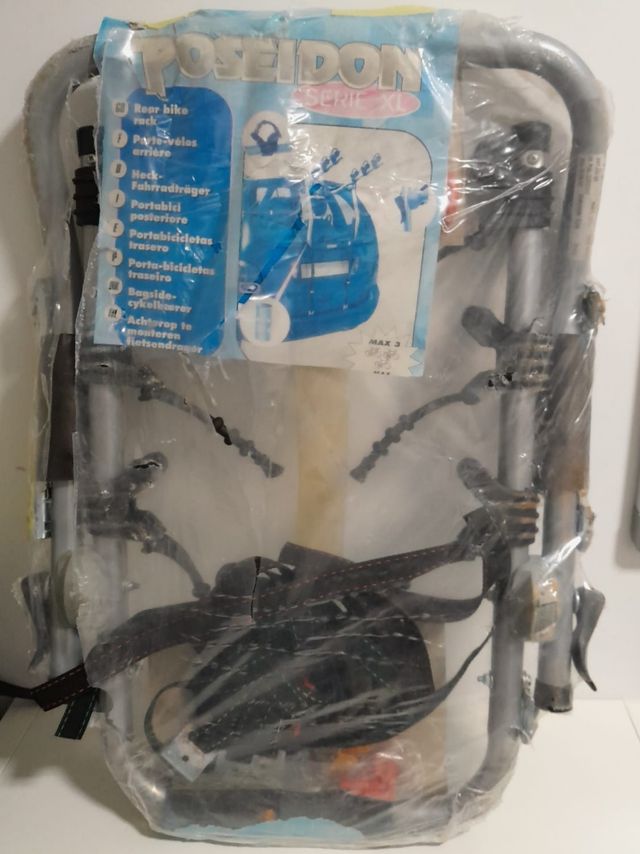 Portabicicletas portón. tres bicicletas.