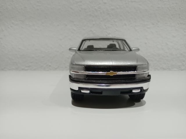 Chevrolet Silverado escala 1/27