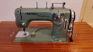Máquina de coser antigua Refrey