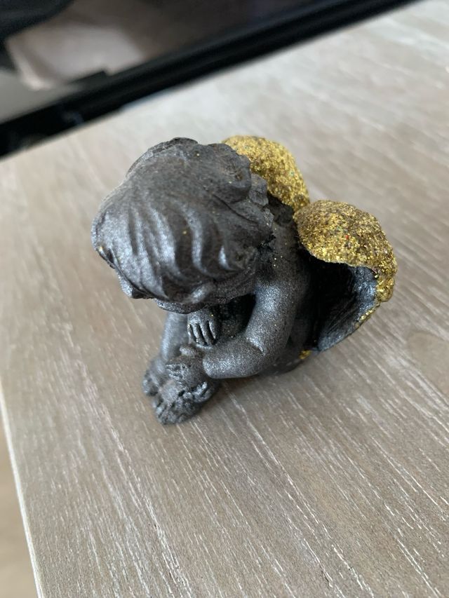 angioletto in pietra lavica sicilia