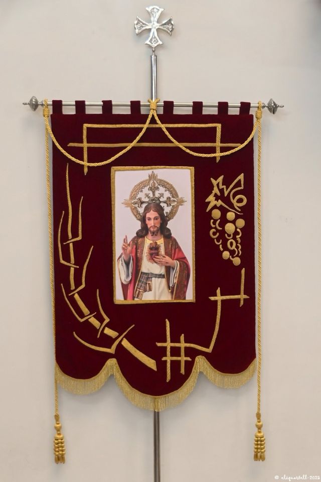 Confección,bordado de mantos para virgen