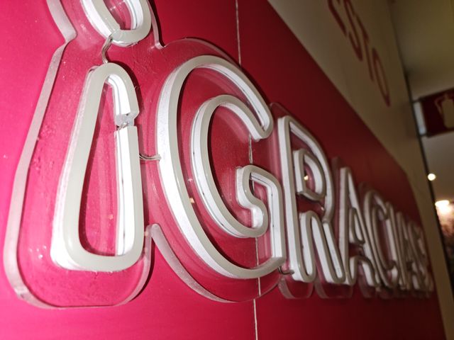 rotulo electronico con y sin luz letras sueltas.