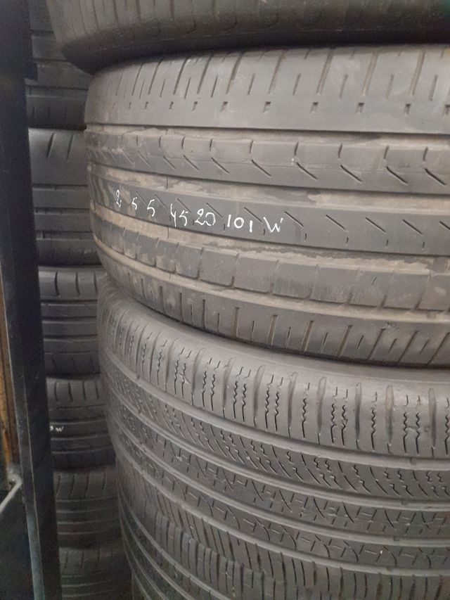 305/30/19 / 225/45/20 255/30/20