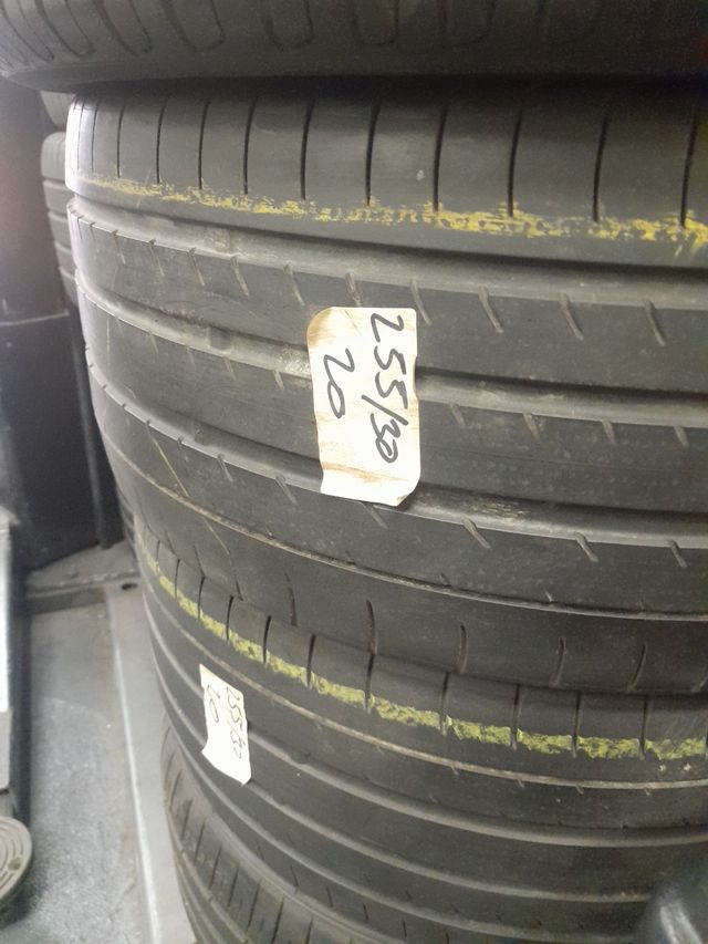 305/30/19 / 225/45/20 255/30/20