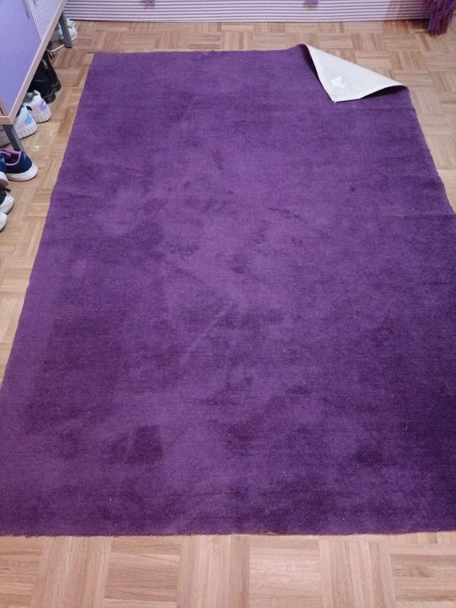 Alfombra morada