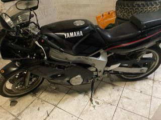 yamaha fzr 600