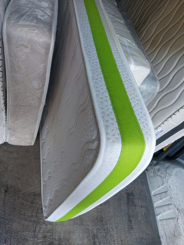 Somier 90×190 con patas de rosca 40€